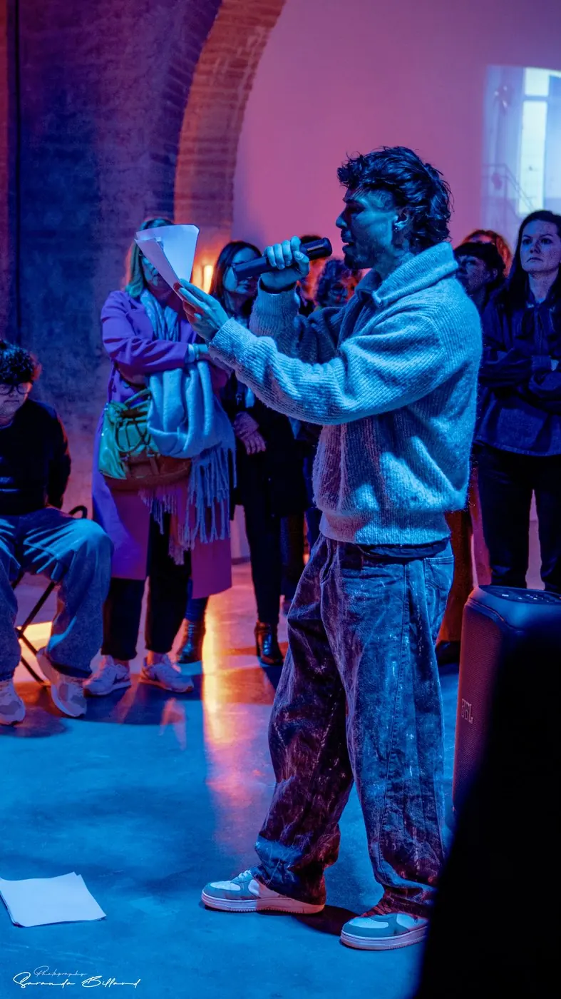 Un atelier rap en petit groupe